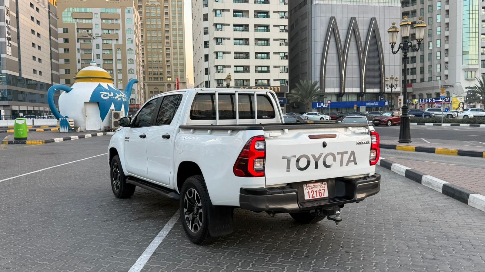 Toyota Hilux SR5 2018 White image